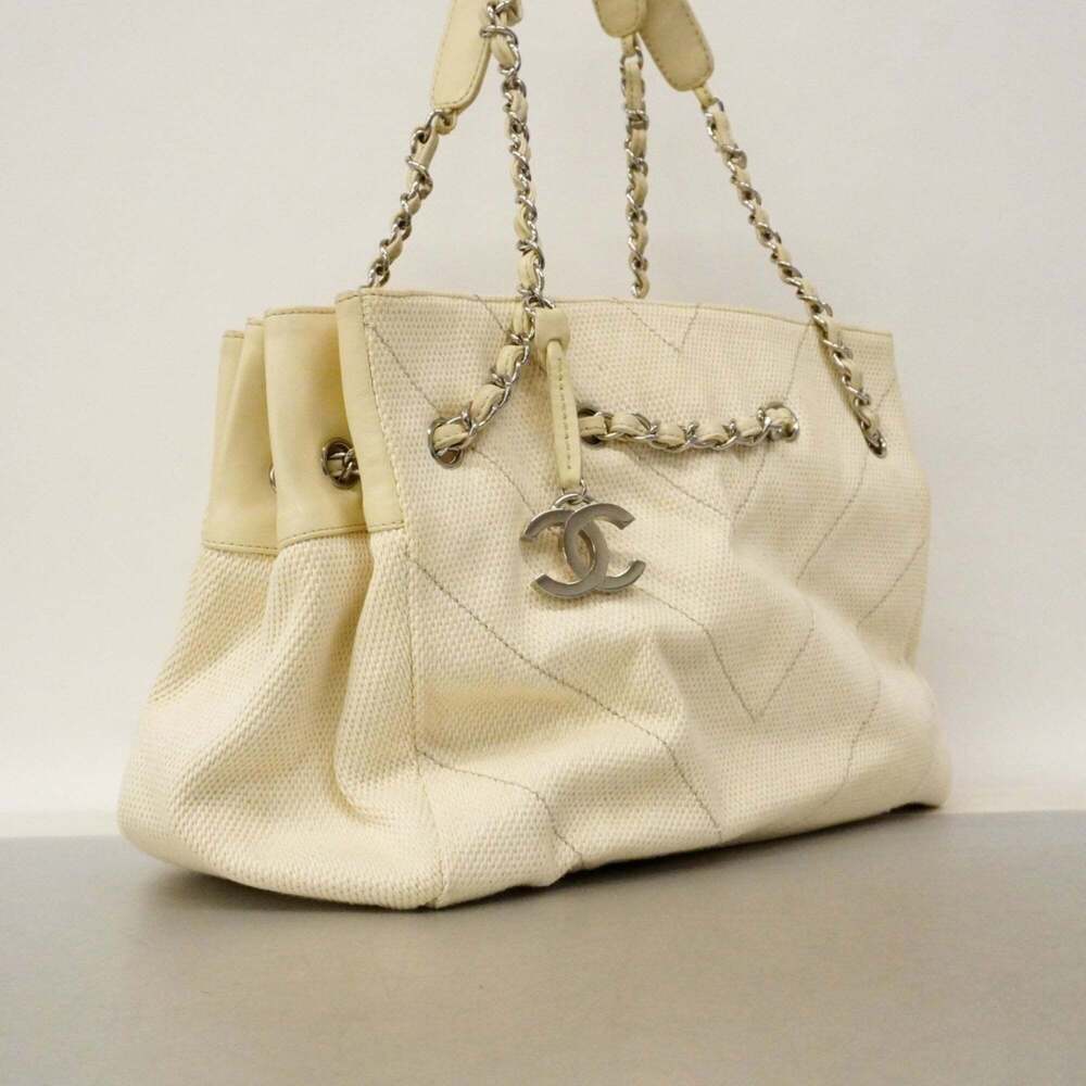 CHANEL White Canvas Tote Bag - Picture 2 of 16